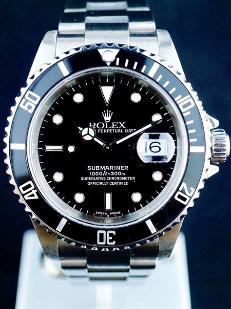 rolex submariner no holes vs 2001.